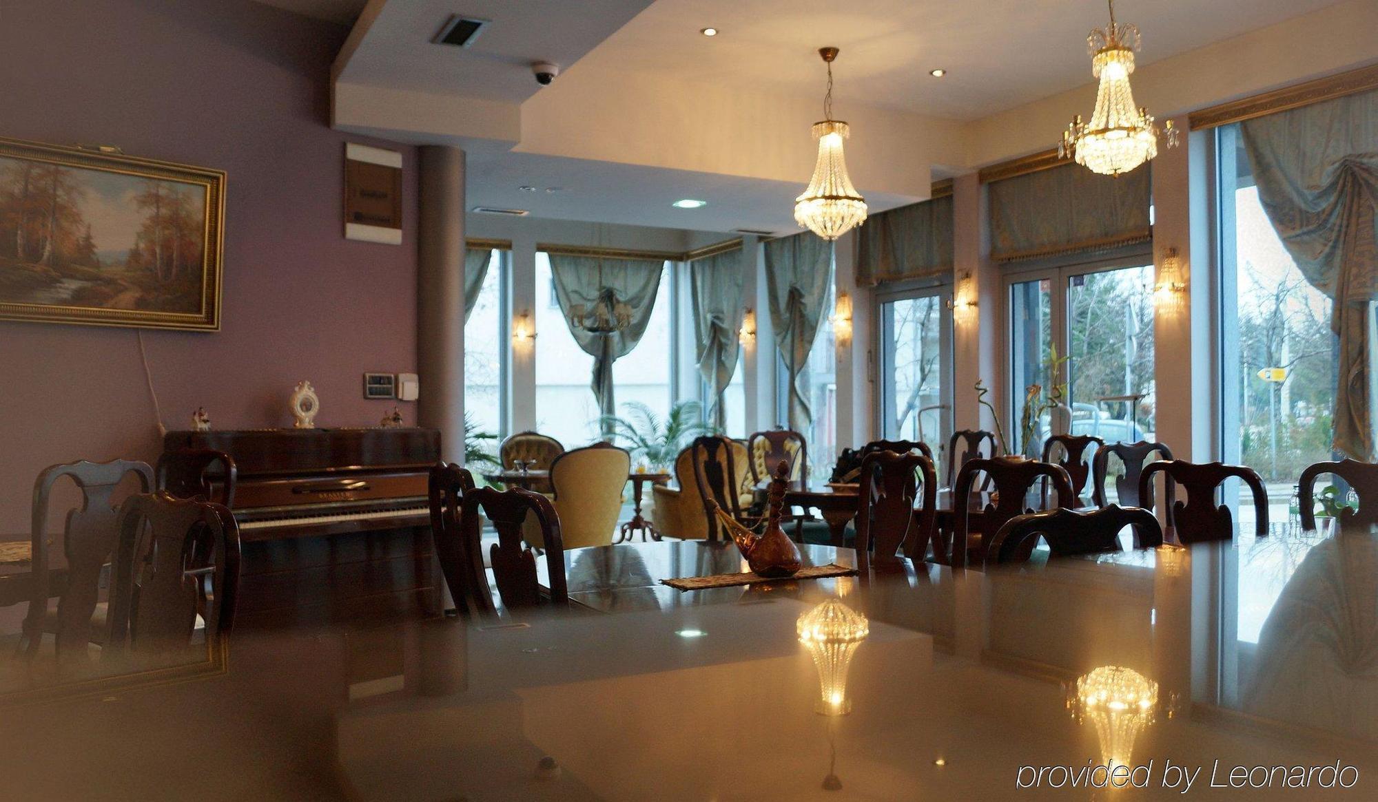 Hotel Octagon SJJ Exterior photo